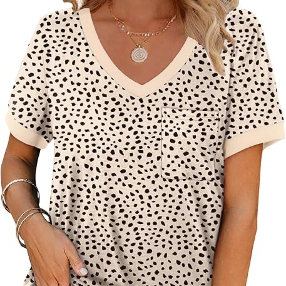 Geifa Womens T Shirts Short Sleeve V Neck Loose Casual Summer Tops with Pocket